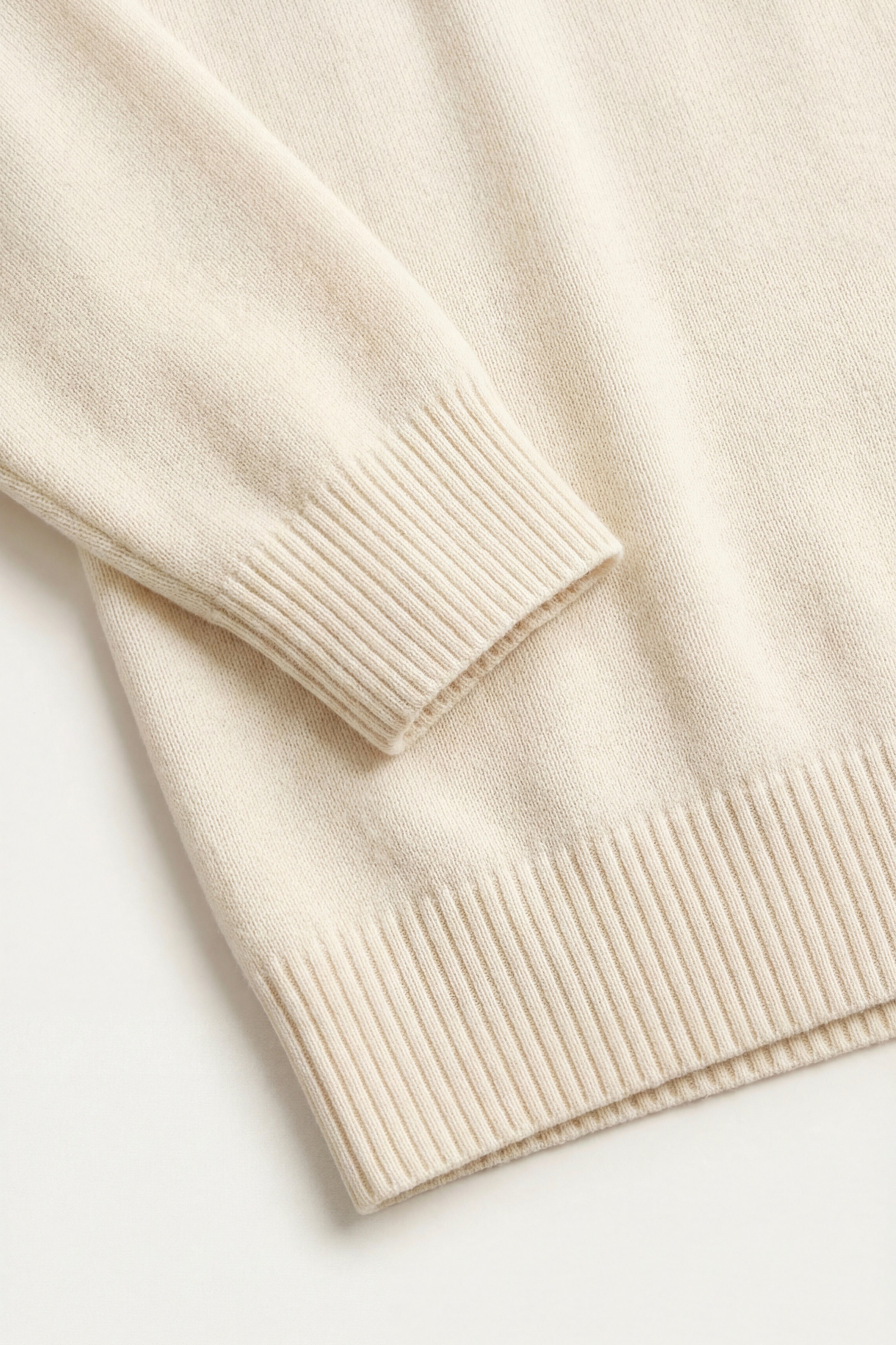 Taviano Maglia con Cappuccio Color Crema