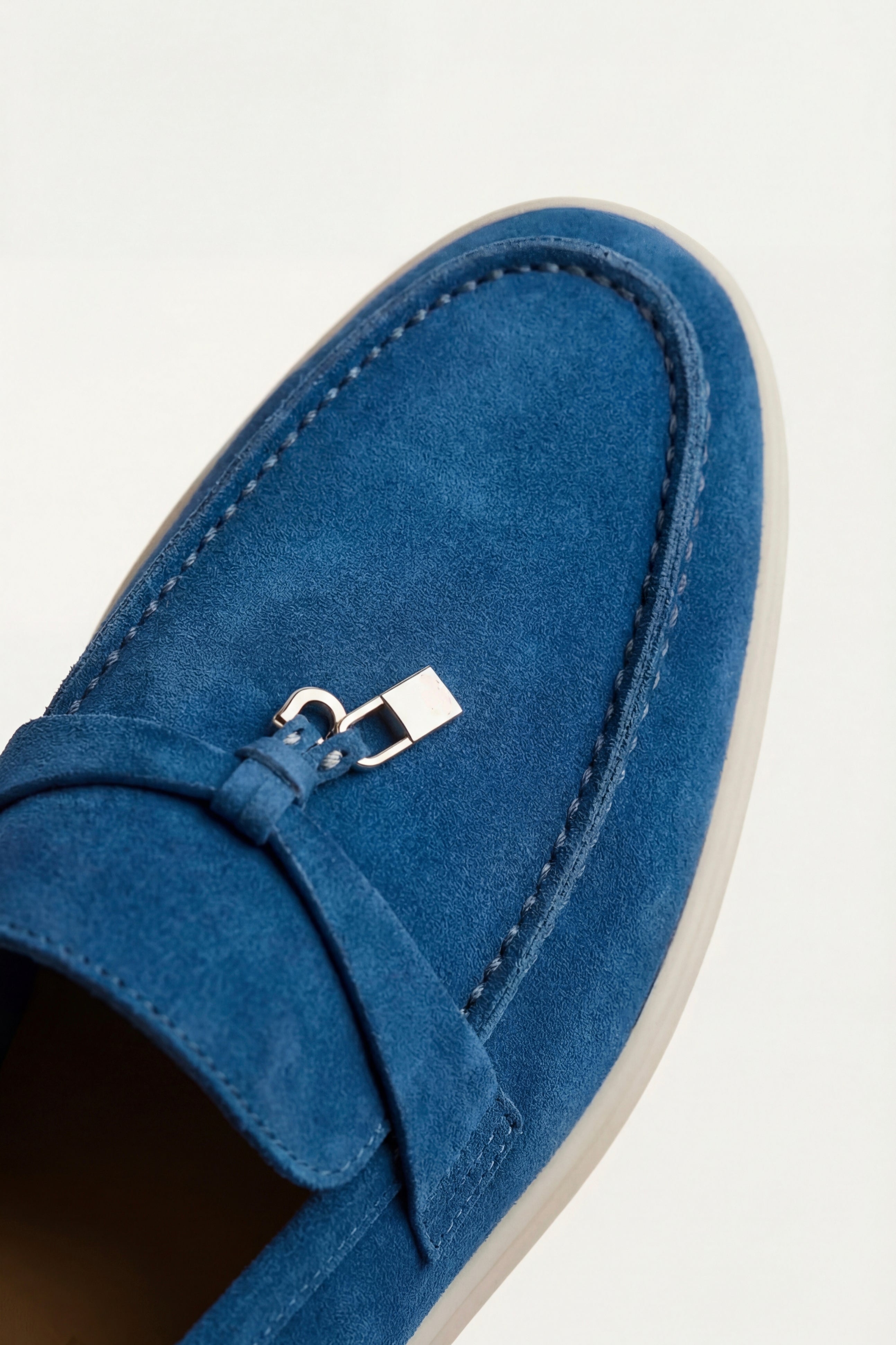 Mocassino Leonis con fibbia blu royal