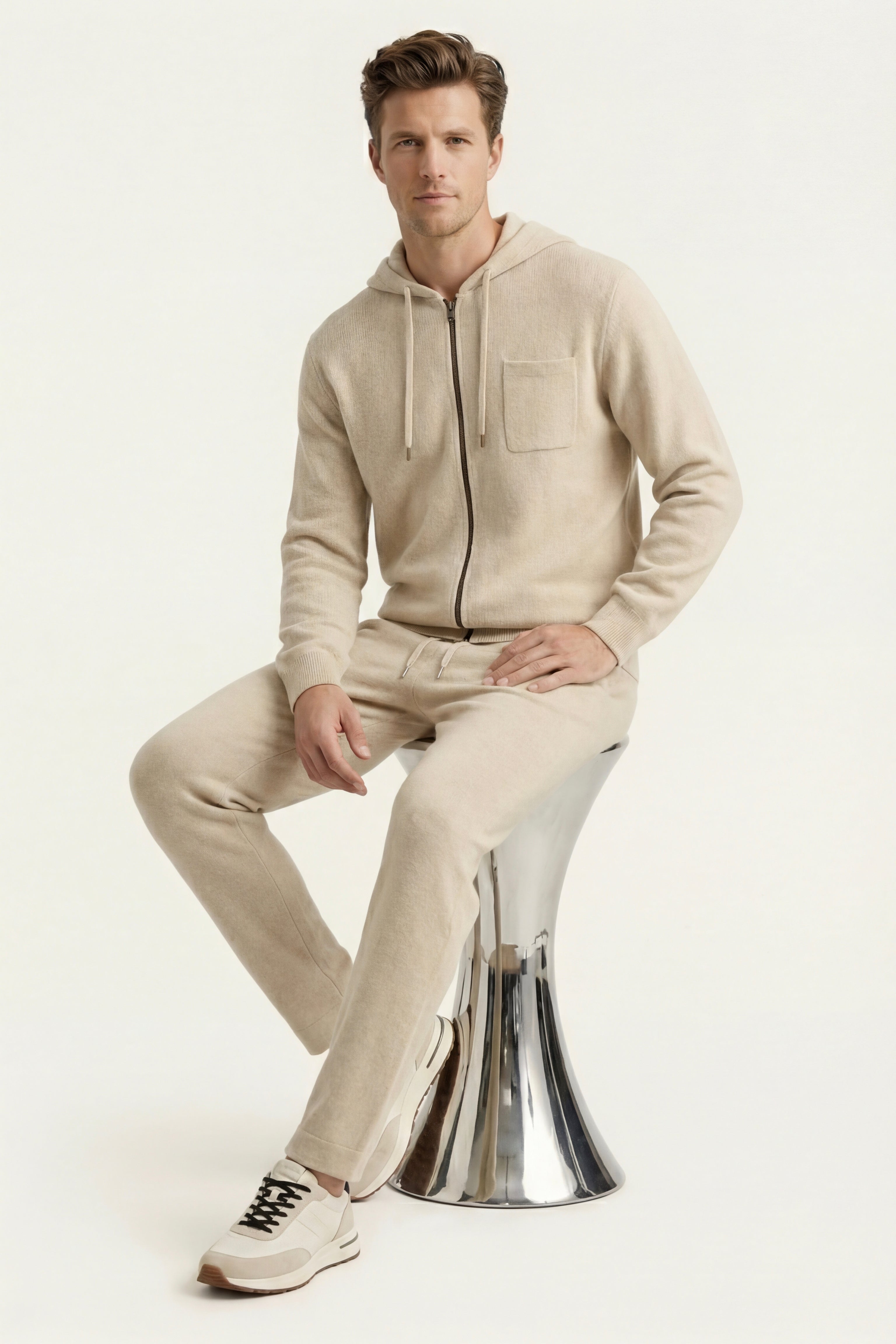 Completo Elviro Cashmere con Cappuccio e Zip Crema