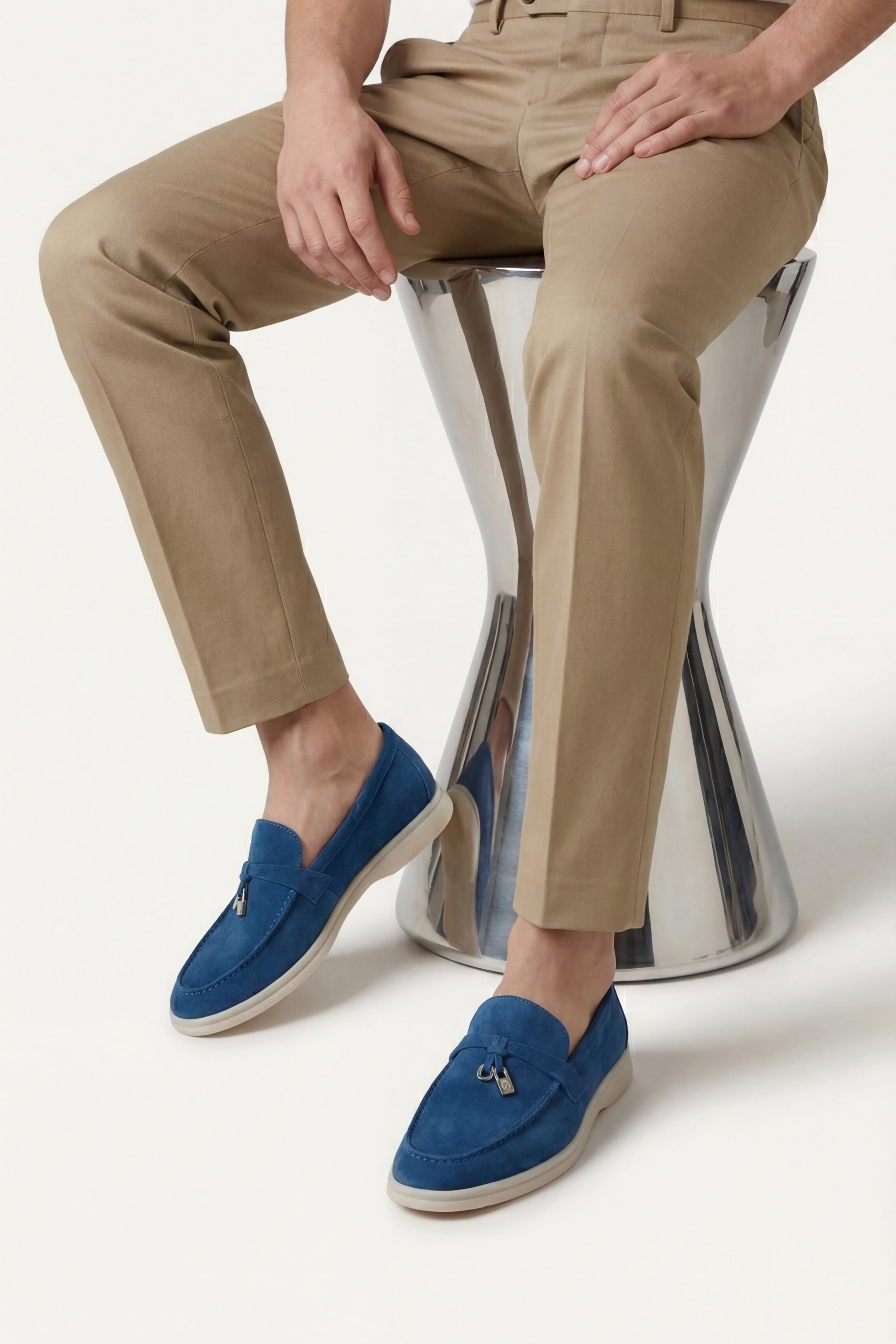Mocassino Leonis con fibbia blu royal