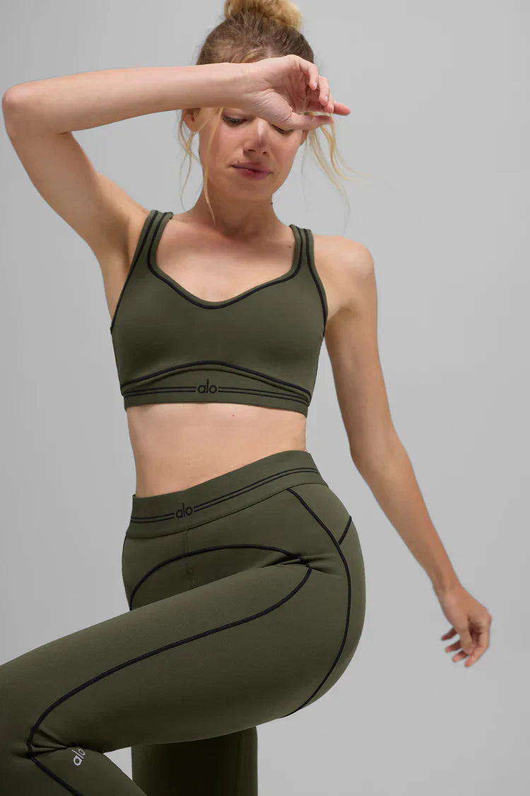 Komplettes Set mit hoher Taille, Herz-Effekt und Airbrush in Olive
