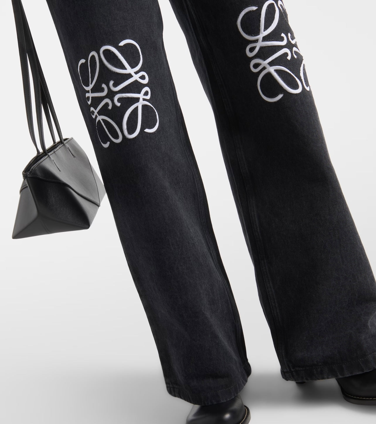 Jeans Anagramm Nero